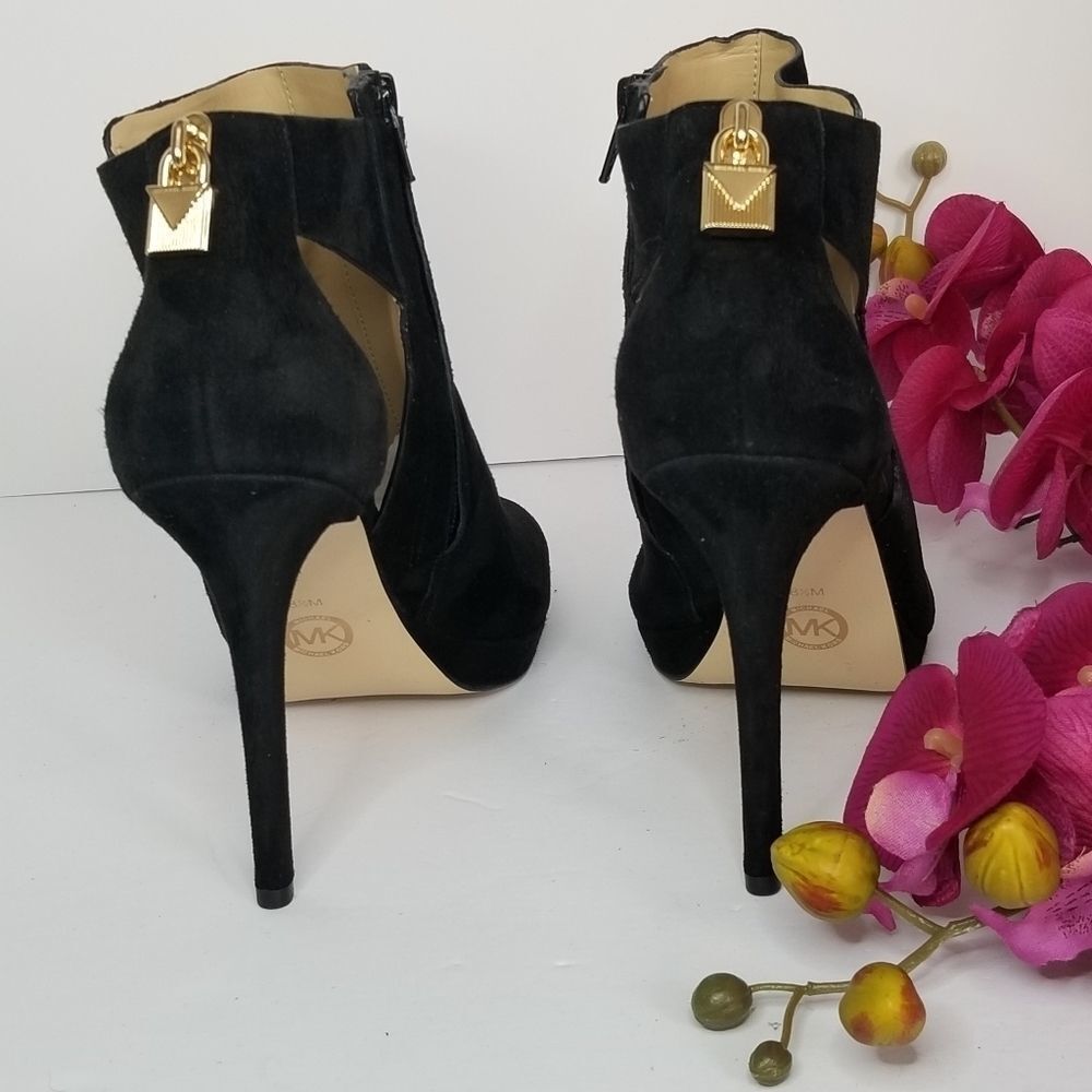 COPY - 🆕️Michael Chic Black Booties - Picture 5 of 10
